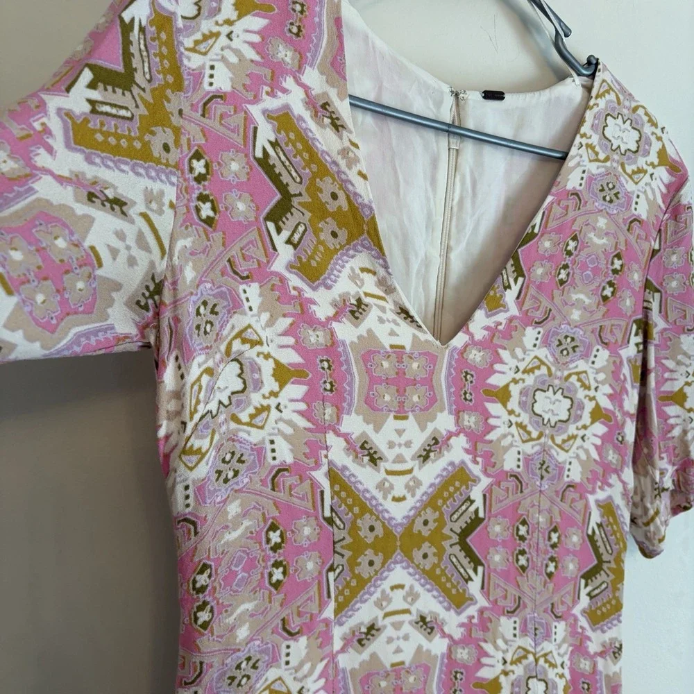 Free People Mini Tunic Dress‎ Sz Medium Pink Printed Short Sleeve V-neck Lined